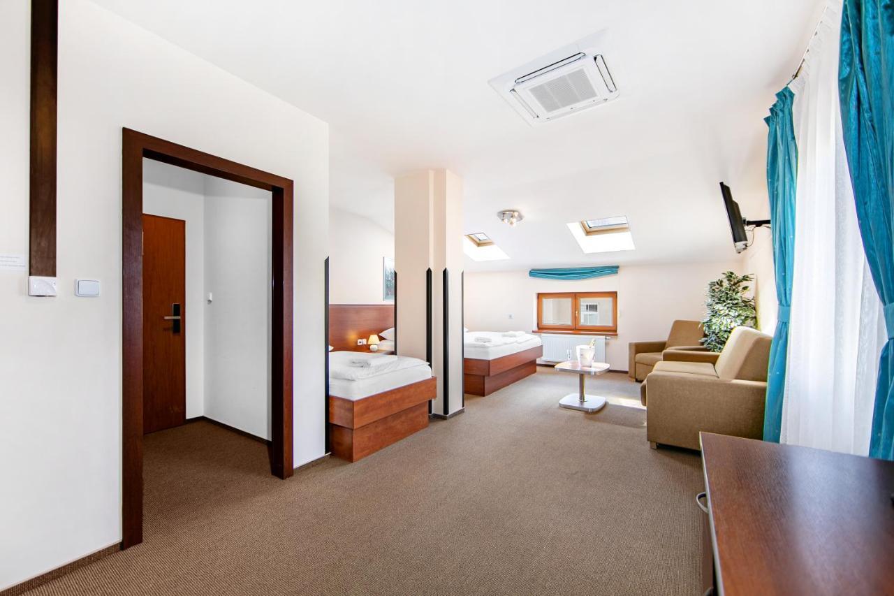 Hotel Palace Plzeň Dış mekan fotoğraf
