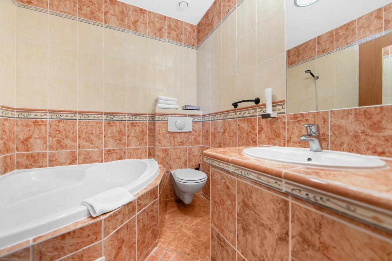 Hotel Palace Plzeň Dış mekan fotoğraf