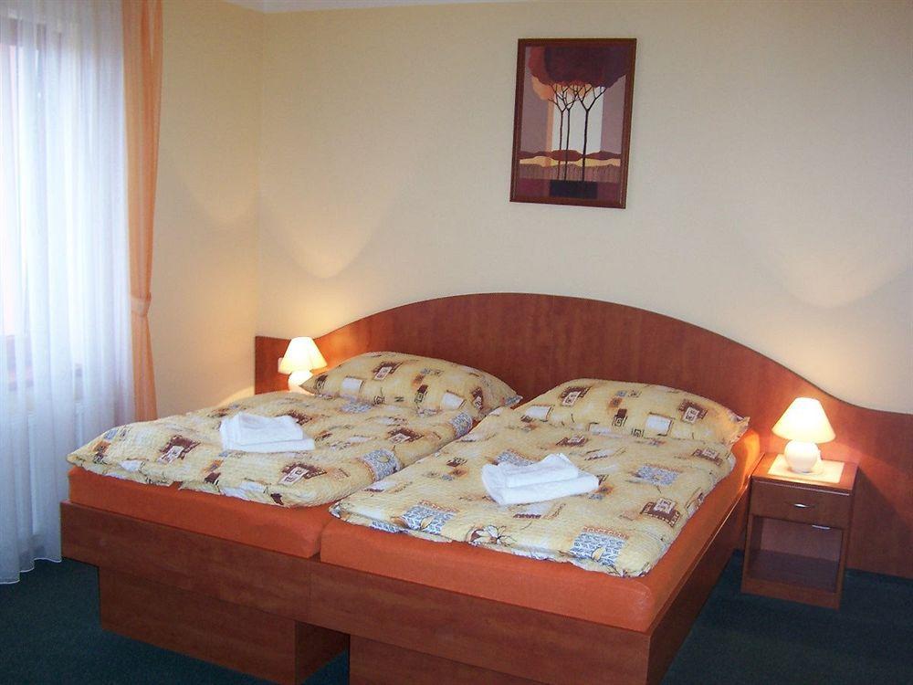 Hotel Palace Plzeň Dış mekan fotoğraf