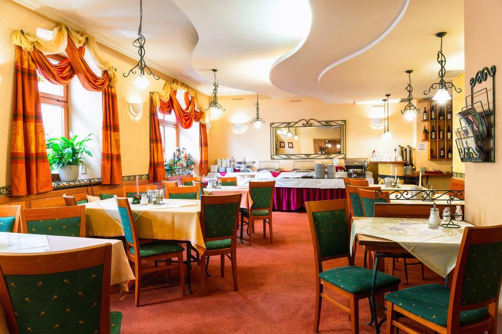 Hotel Palace Plzeň Dış mekan fotoğraf