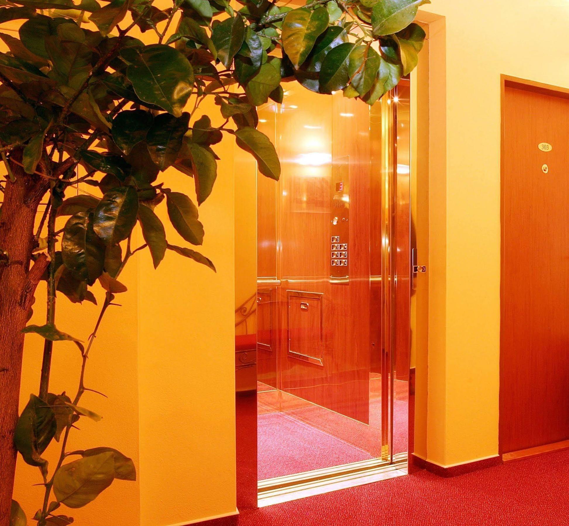 Hotel Palace Plzeň Dış mekan fotoğraf